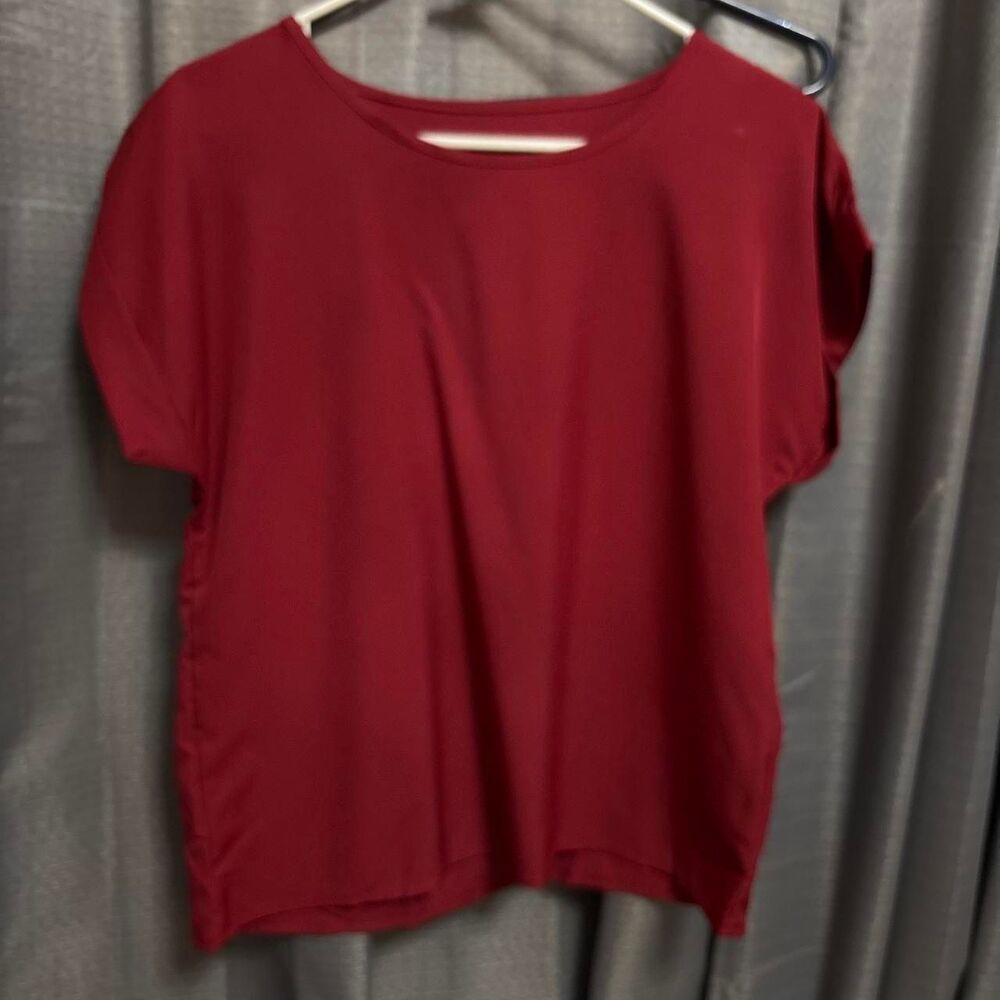 Shein Women's Red and Burgundy T-shirt